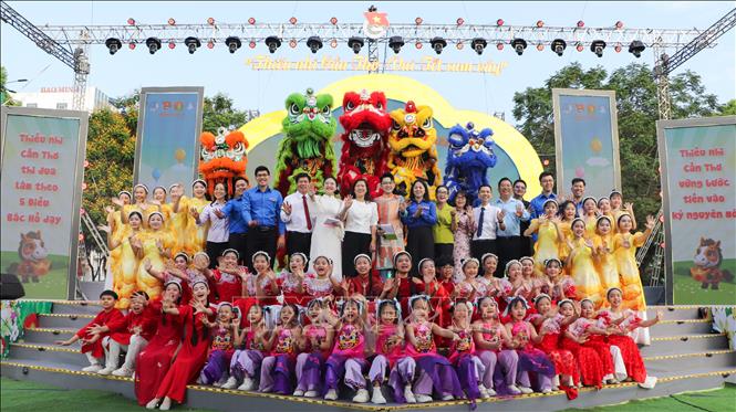 Các em thiếu nhi tại chương trình Ngày hội Tuổi thơ. Ảnh: Hồng Thái - TTXVN