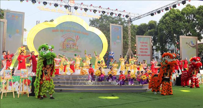 Tiết mục văn nghệ tại chương trình. Ảnh: Hồng Thái - TTXVN