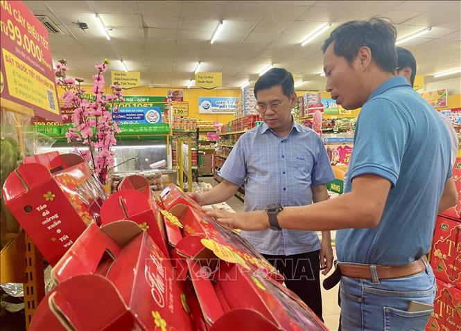 60% lượng hàng hoá Tết tại hệ thống Bách Hoá Xanh đã sẵn sàng phục vụ người tiêu dùng. Ảnh: Hương Giang – TTXVN