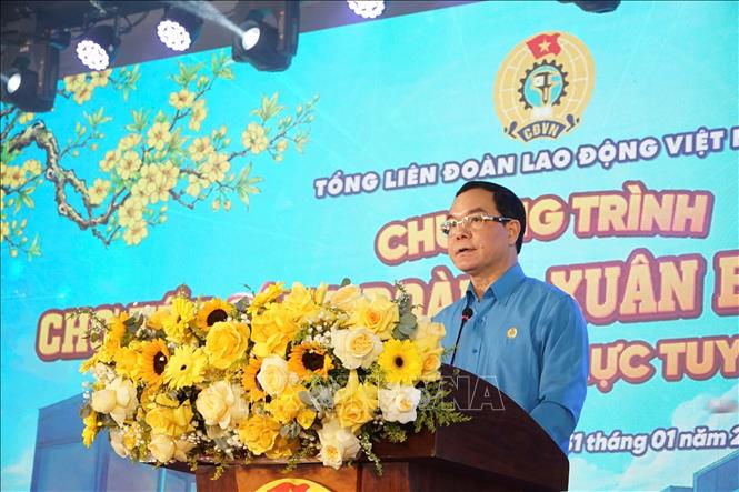 Ông Nguyễn Đình Khang, Chủ tịch Tổng Liên đoàn Lao động Việt Nam phát biểu tại lễ khai mạc. Ảnh: Thanh Vũ-TTXVN