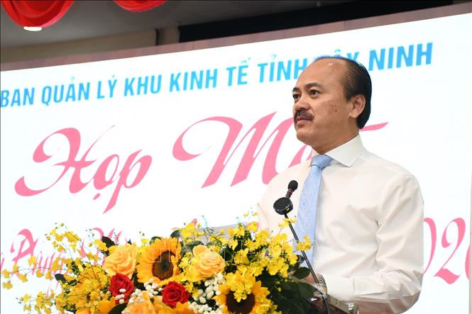 Ông Võ Quốc Thắng, Chủ tịch Hội đồng Các Hiệp hội Doanh nghiệp Đồng Bằng Sông Cửu Long, Chủ tịch HĐQT Công ty Cổ phần Đồng Tâm phát biểu tại hội nghị. Ảnh: Bùi Giang - TTXVN