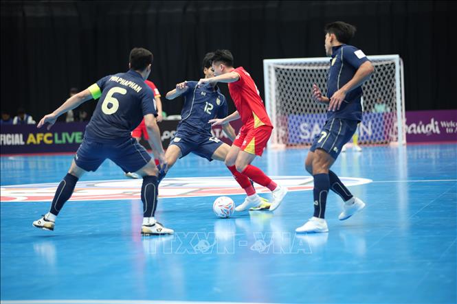 Các khoảnh khắc trong trận đấu. Ảnh: VFF-TTXVN phát 