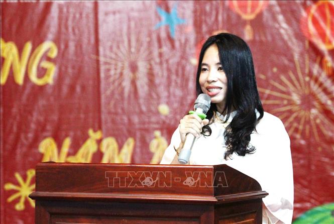 Bà Trần Thị Thanh Nghiệp, Bí thư Chi bộ, đại diện Đoàn lưu học sinh Việt Nam học tập tại Campuchia phát biểu tại chương trình. Ảnh: Hoàng Minh - PV TTXVN tại Campuchia 