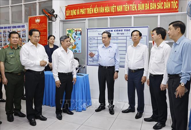 Chủ tịch Quốc hội Trần Thanh Mẫn khảo sát Khu vực bỏ phiếu tại phường Ninh Kiều, thành phố Cần Thơ. Ảnh: Doãn Tấn - TTXVN