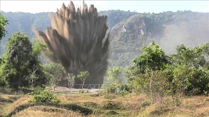 Trong ảnh là hủy nổ thành công.
 
