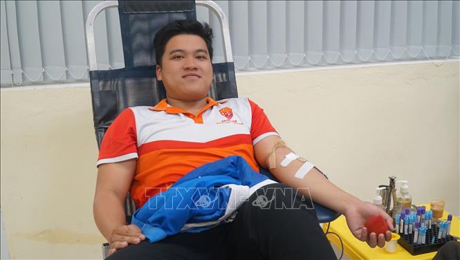 Ngày hội thu hút đông đảo đoàn viên thanh niên đến hiến máu tình nguyện. Ảnh: Văn Dũng-TTXVN