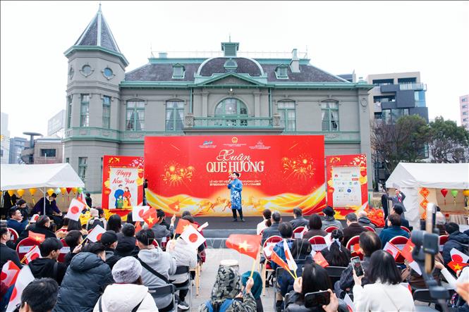 Thí sinh trình diễn trong chương trình 