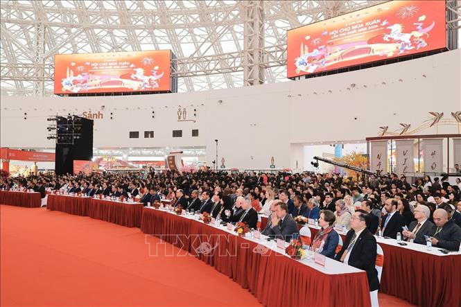 Đại biểu tham dự Lễ khai mạc Hội chợ Mùa Xuân 2026. Ảnh: Minh Quyết - TTXVN