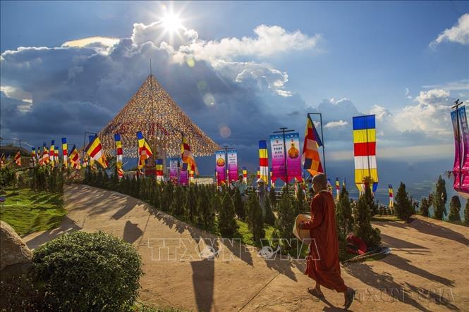 Khu du lịch quốc gia núi Bà Đen (tỉnh Tây Ninh), nơi diễn ra Lễ cầu nguyện hòa bình thế giới và trồng 108 cây Bồ Đề được chiết nhánh từ Bồ Đề Đạo tràng (Ấn Độ). Ảnh: Minh Phú – TTXVN
