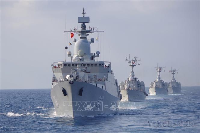 Các tàu của Lữ đoàn 162 (Vùng 4 Hải quân) thực hiện nhiệm vụ huấn luyện trên biển. Ảnh: TTXVN phát