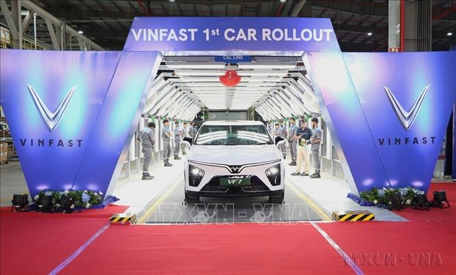 Ngày 4/8/2025, VinFast Việt Nam chính thức khánh thành Nhà máy lắp ráp ô tô điện (EV) tại Khu công nghiệp SIPCOT, thành phố Thoothukudi, bang Tamil Nadu (Ấn Độ). Sự kiện là lời khẳng định cam kết lâu dài và nghiêm túc đối với thị trường ô tô lớn thứ ba thế giới, đồng thời thể hiện niềm tin của VinFast vào vai trò chiến lược của Ấn Độ trong tương lai ngành công nghiệp xe điện toàn cầu. Ảnh: Ngọc Thúy - TTXVN