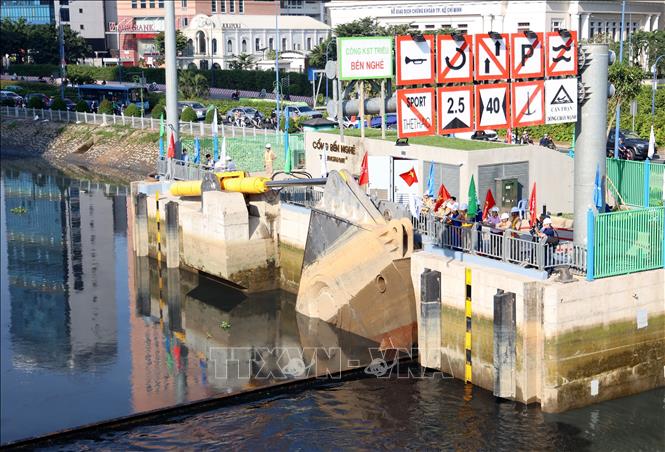 Cống ngăn triều Bến Nghé được tái vận hành, tái khởi động dự án ngăn triều. Ảnh: Hồng Đạt - TTXVN