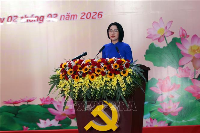 Đồng chí Tô Thị Tuyết Ngân, Phó Bí thư Tỉnh đoàn Khánh Hòa, phát biểu về thế hệ trẻ hôm nay luôn tự hào là cánh tay đắc lực, đội dự bị tin cậy của Đảng. Ảnh: Đặng Tuấn -TTXVN 