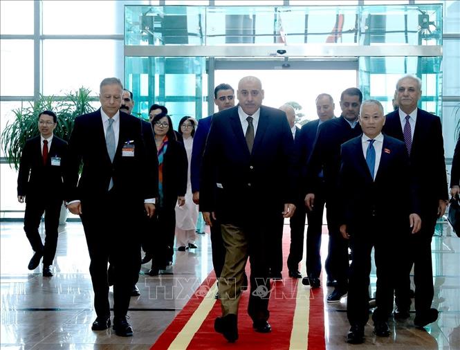 Chủ tịch Hạ viện Jordan Mazen Turki El Qadi đến Hà Nội, bắt đầu thăm chính thức Việt Nam. Ảnh: Tuấn Anh - TTXVN