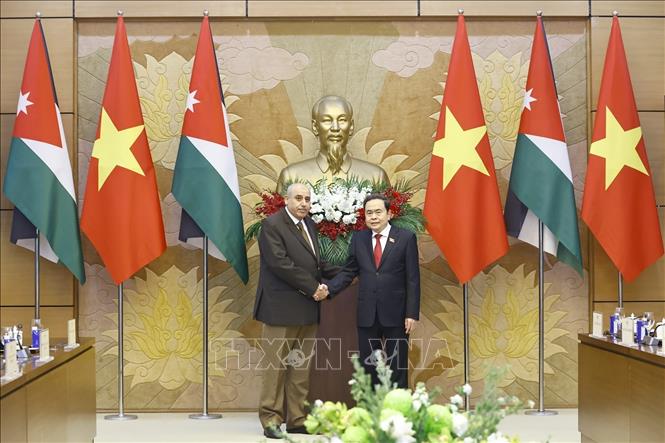 Chủ tịch Quốc hội Trần Thanh Mẫn chủ trì lễ đón và hội đàm với Chủ tịch Hạ viện Vương quốc Hashemite Jordan Mazen Turki El Qadi. Ảnh: Doãn Tấn - TTXVN