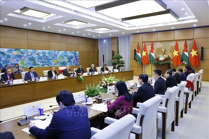 Chủ tịch Quốc hội Trần Thanh Mẫn hội đàm với Chủ tịch Hạ viện Vương quốc Hashemite Jordan Mazen Turki El Qadi. Ảnh: Doãn Tấn - TTXVN