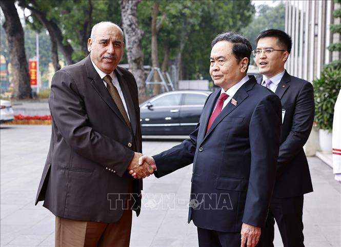 Chủ tịch Quốc hội Trần Thanh Mẫn đón Chủ tịch Hạ viện Vương quốc Hashemite Jordan Mazen Turki El Qadi. Ảnh: Doãn Tấn - TTXVN