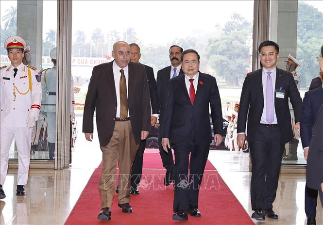 Chủ tịch Quốc hội Trần Thanh Mẫn đón Chủ tịch Hạ viện Vương quốc Hashemite Jordan Mazen Turki El Qadi. Ảnh: Doãn Tấn - TTXVN