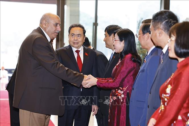 Chủ tịch Quốc hội Trần Thanh Mẫn giới thiệu các đại biểu Việt Nam với Chủ tịch Hạ viện Vương quốc Hashemite Jordan Mazen Turki El Qadi. Ảnh: Doãn Tấn - TTXVN