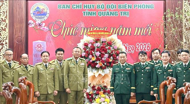 Thời gian tới, các đơn vị sẽ tiếp tục nâng cao chất lượng hoạt động công tác và phối hợp chặt chẽ hơn nữa, phát huy truyền thống, quan hệ hữu nghị và tình đoàn kết đặc biệt giữa hai bên. Ảnh: TTXVN phát