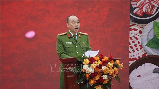 Đại tá Nguyễn Đức Long, Phó Giám đốc Công an thành phố Hà NộI phát biểu khai mạc chương trình cầu truyền hình đặc biệt “Tết Nhà