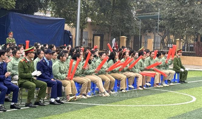 Các học viên tại Cơ sở cai nghiện ma túy số 1 (xã Yên Bài, thành phố Hà Nội) tham dự chương trình cầu truyền hình 