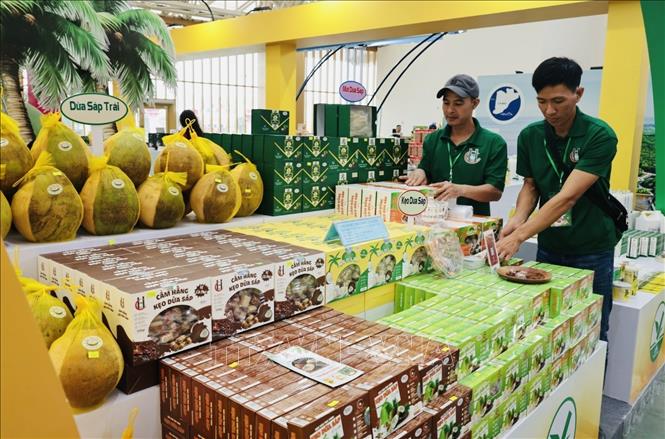 Gian trưng bày đến từ tỉnh Vĩnh Long. Ảnh: Trần Việt - TTXVN 