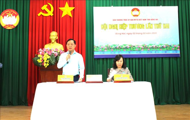 Ban Thường trực Ủy ban Mặt trận Tổ quốc Việt Nam tỉnh Đồng Nai điều hành hội nghị hiệp thương. Ảnh: Lê Xuân-TTXVN 