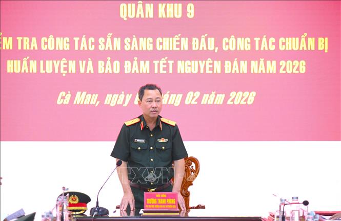 Thiếu tướng Trương Thanh Phong, Phó Tham mưu trưởng Quân khu 9, phát biểu sơ kết buổi kiểm tra. Ảnh: Văn Đông-TTXVN phát