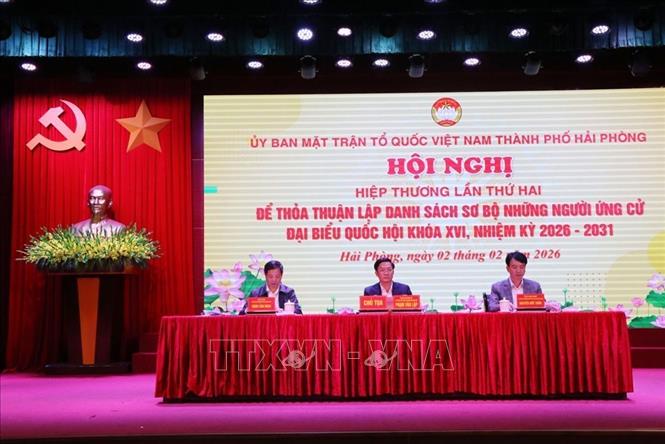 Các đồng chí chủ trì hội nghị. Ảnh: Mạnh Minh - TTXVN