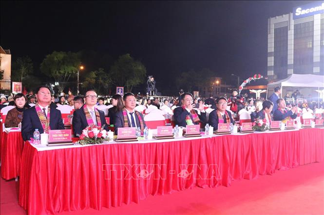 Đông đảo đại biểu và nhân dân đến tham dự Chương trình Giao lưu văn nghệ chào Xuân qua biên giới và Liên hoan nhân dân biên giới Việt Nam – Trung Quốc năm 2026. Ảnh: Hương Thu-TTXVN