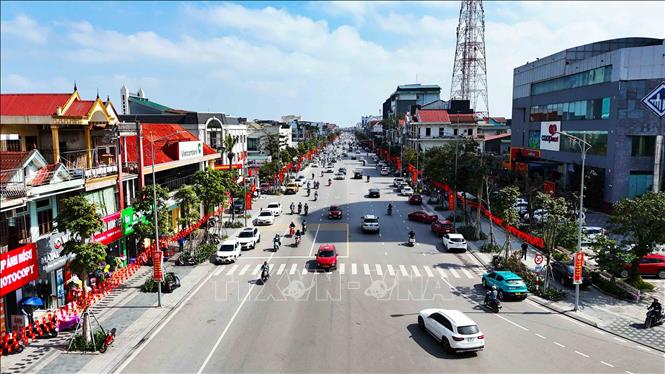 Một tuyến đường trung tâm tại phường Thành Sen, tỉnh Hà Tĩnh. Ảnh: Hữu Quyết – TTXVN