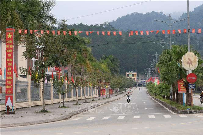 Diện mạo cơ sở hạ tầng của xã Tây Giang (thành phố Đà Nẵng) đang có sự thay đổi mạnh mẽ. Ảnh: Đỗ Trưởng – TTXVN