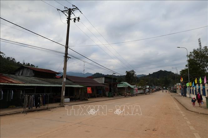 Những tuyến đường khang trang kết nối các thôn, bản ở xã Tây Giang, thành phố Đà Nẵng. Ảnh: Đỗ Trưởng – TTXVN