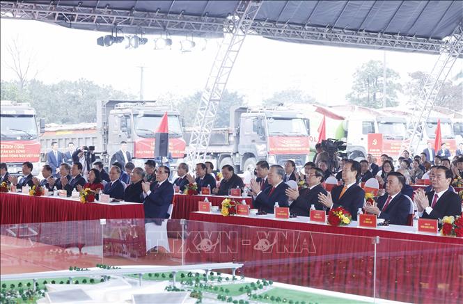 Tổng Bí thư Tô Lâm, Thủ tướng Phạm Minh Chính và các đồng chí lãnh đạo, nguyên lãnh đạo  Đảng, Nhà nước dự Lễ khởi công dự án xây dựng Bảo tàng Đảng Cộng sản Việt Nam. Ảnh: Thống Nhất – TTXVN