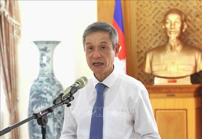 Đồng chí Nguyễn Minh Vũ, Bí thư Đảng ủy, Đại sứ Việt Nam tại Vương quốc Campuchia, phát biểu tại lễ kỷ niệm. Ảnh: Hoàng Minh - PV TTXVN tại Campuchia 