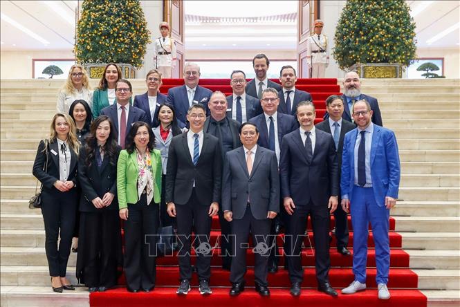 Thủ tướng Phạm Minh Chính với các doanh nghiệp Thụy Sỹ và châu Âu. Ảnh: Dương Giang-TTXVN