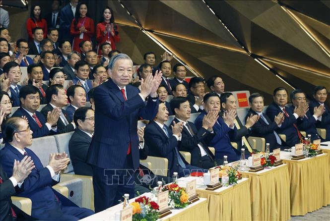 Tổng Bí thư Tô Lâm dự Lễ tuyên dương Bí thư chi bộ xuất sắc và trao giải Búa liềm Vàng. Ảnh: Thống Nhất - TTXVN