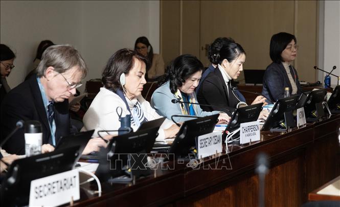 Thứ trưởng Bộ Nội vụ Nguyễn Thị Hà bảo vệ Báo cáo quốc gia lần thứ 9 về thực thi CEDAW. Ảnh: Phạm Ngọc Ánh - Phóng viên TTXVN tại Thụy Sĩ