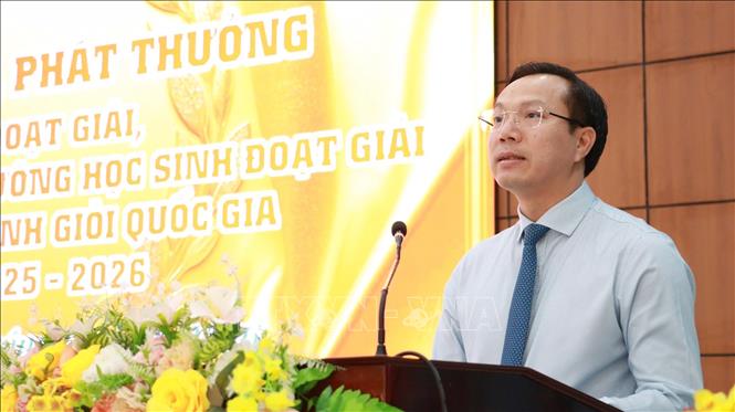 Phó Chủ tịch UBND tỉnh Tây Ninh Đoàn Trung Kiên phát biểu tại lễ khen thưởng. Ảnh: Đức Hạnh - TTXVN