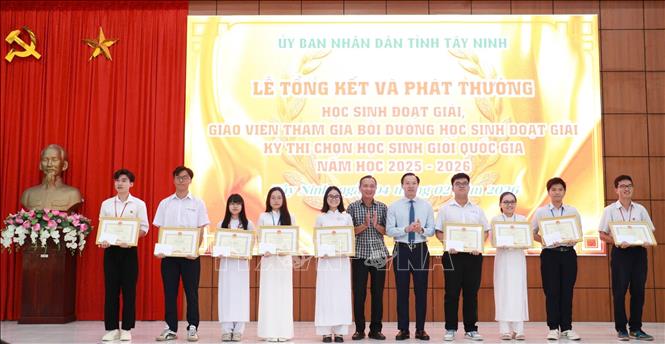 Tuyên dương học sinh giỏi quốc gia cấp Trung học phổ thông năm học 2025 – 2026. Ảnh: Đức Hạnh - TTXVN