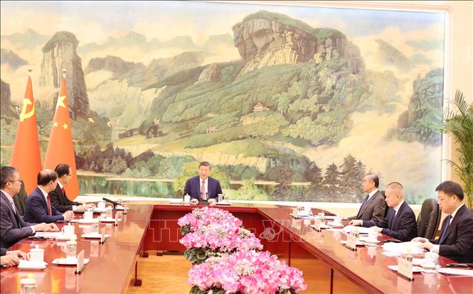 Tổng Bí thư, Chủ tịch Trung Quốc Tập Cận Bình tiếp Bộ trưởng Bộ Ngoại giao Lê Hoài Trung, Đặc phái viên của Tổng Bí thư Tô Lâm và đoàn công tác. Ảnh: Công Tuyên-PV TTXVN tại Trung Quốc