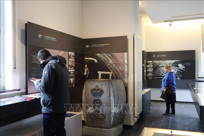 Du khách tham quan Bảo tàng Cống ngầm Brussels. Ảnh: Hương Giang - PV TTXVN tại Bỉ