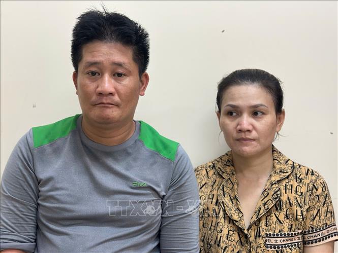 Các đối tượng được đưa về trụ sở Công an phục vụ công tác điều tra làm rõ. Ảnh: TTXVN phát