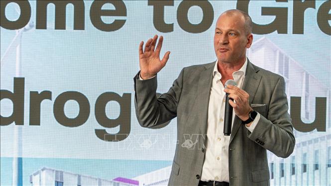 GS. René Thiele, Hiệu trưởng Trường Đại học Việt Đức phát biểu tại buổi làm việc. Ảnh: Huyền Trang - TTXVN 