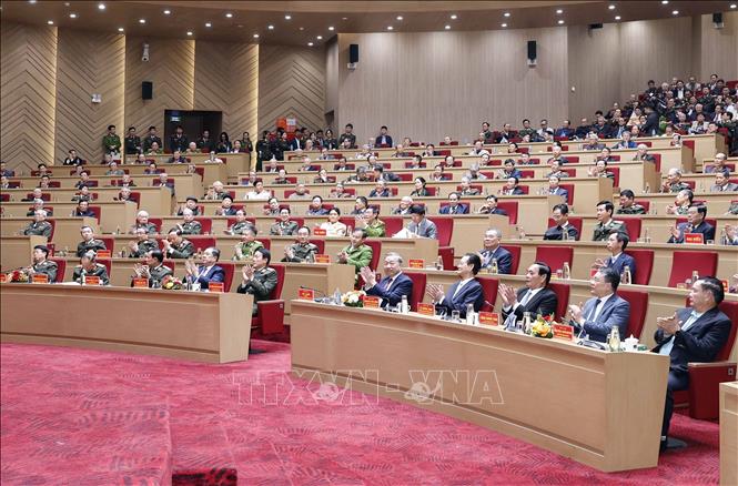 Tổng Bí thư Tô Lâm và các đại biểu tham dự cuộc gặp mặt cán bộ công an cao cấp qua các thời kỳ. Ảnh: Thống Nhất – TTXVN