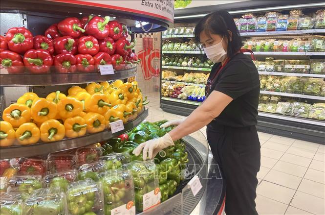 Hệ thống bán lẻ TP. Hồ Chí Minh ưu tiên nông sản, đặc sản vùng miền. Ảnh: Hương Giang - TTXVN
