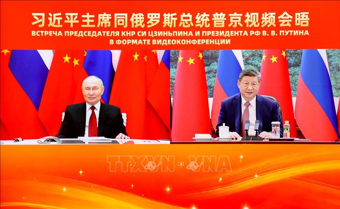 Tổng thống Liên bang Nga Vladimir Putin (trái) và Chủ tịch Trung Quốc Tập Cận Bình tại cuộc hội đàm trực tuyến ngày 4/2/2026. Ảnh: THX/TTXVN