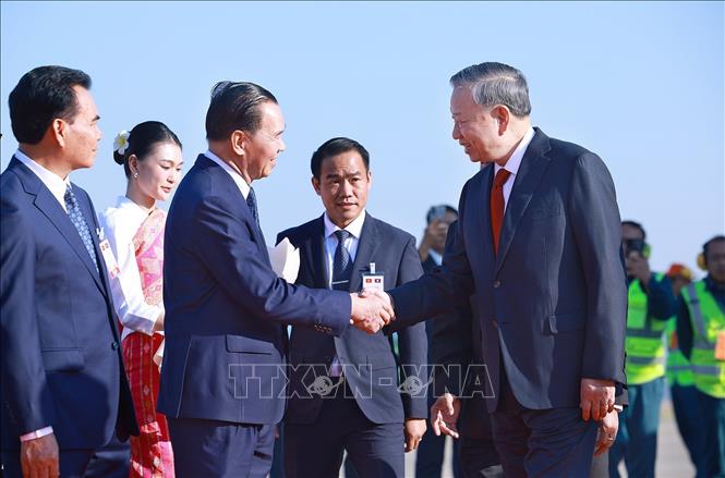 Lễ đón Tổng Bí thư Tô Lâm cùng Đoàn đại biểu cấp cao Việt Nam sang thăm cấp Nhà nước tới Lào. Ảnh: Dương Giang-TTXVN 
