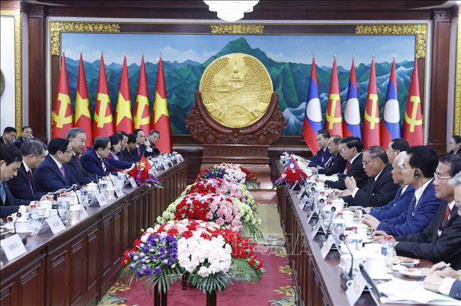 Tổng Bí thư Tô Lâm và Tổng Bí thư, Chủ tịch nước Lào Thongloun Sisoulith hội đàm. Ảnh: Thống Nhất – TTXVN	
